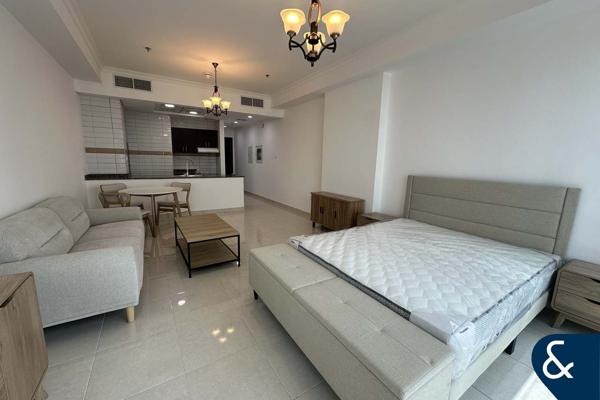Newly furnished| Multiple Cheques| Spacious